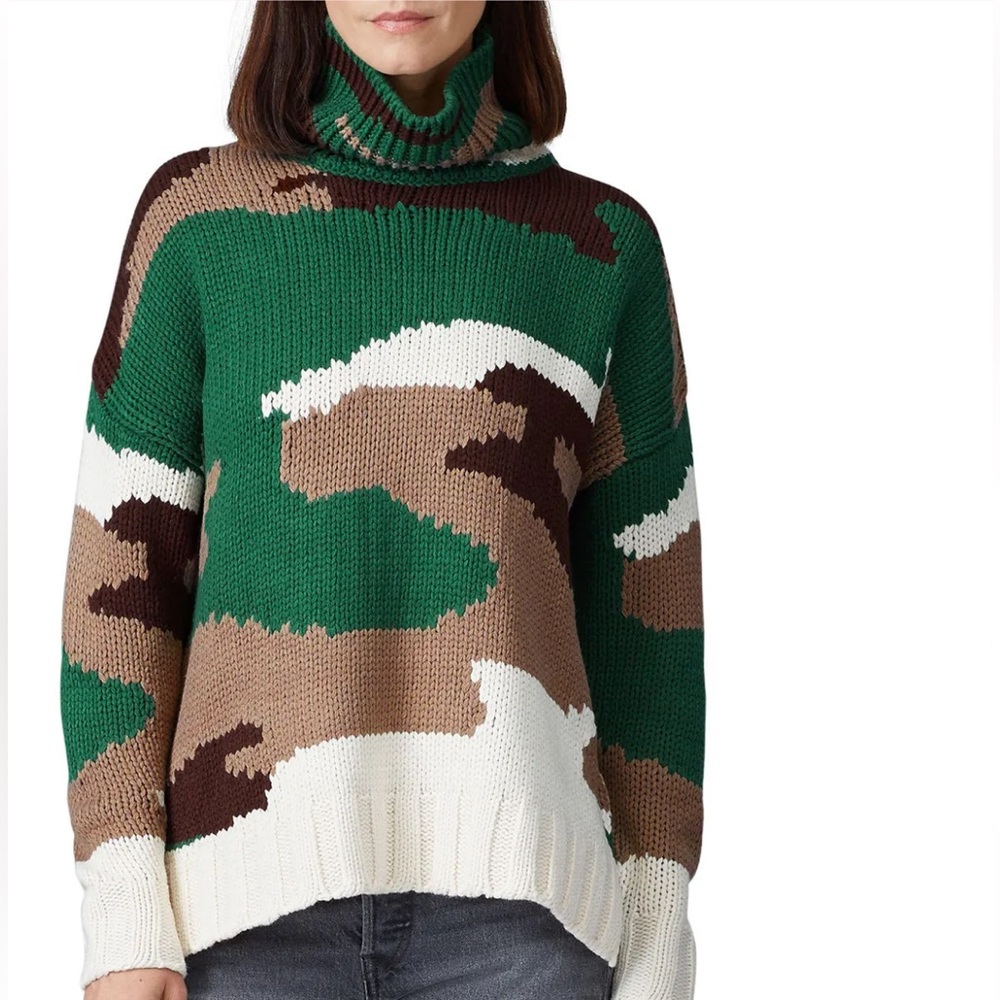 525 America Camouflage Turtleneck Sweater size large